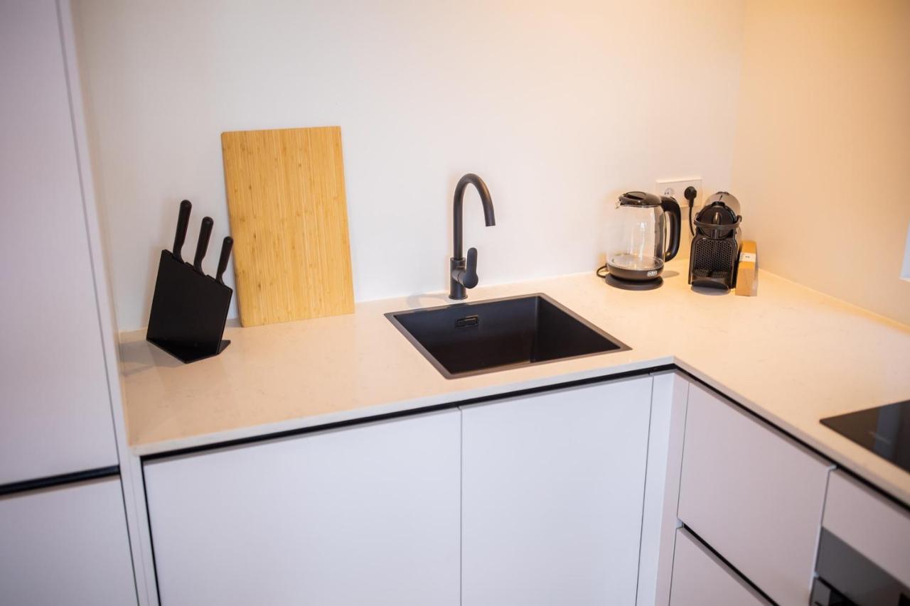 Happily 2 Bedroom Serviced Apartment 75M2 -Nb306H- Ротердам Екстериор снимка